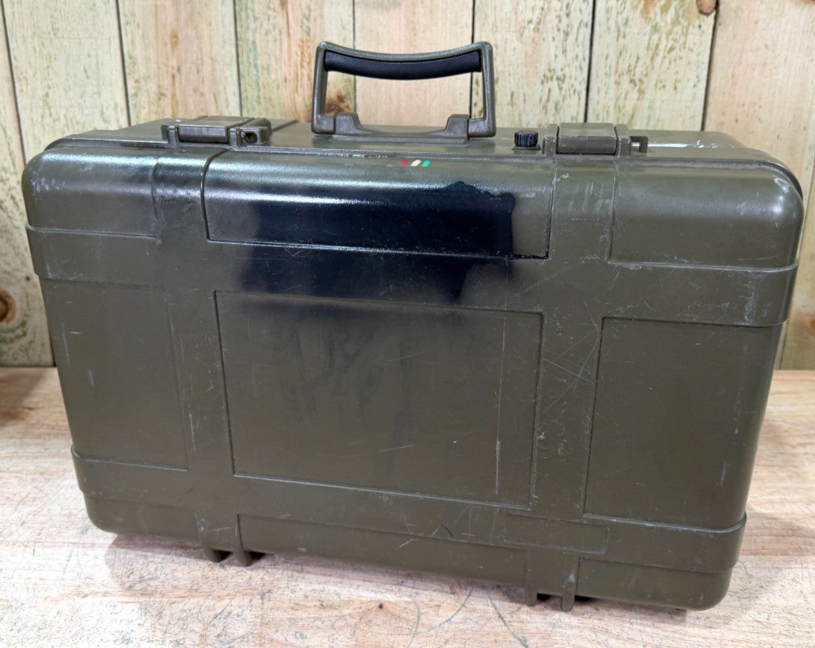 UK Underwater Kinetics 821 Ultracase Waterproof Handheld Military Surplus A/B