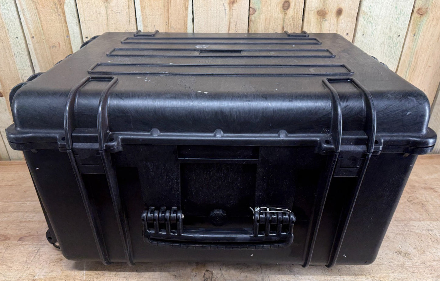 Explorer 5833 Transport Large Rolling Case Black Good Condition A/B