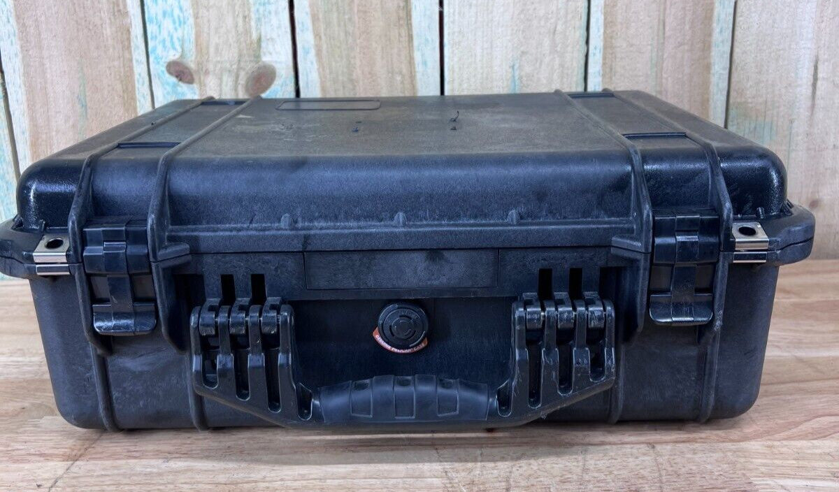 Pelican 1520 Hard Protector Case Good Condition A/B Waterproof