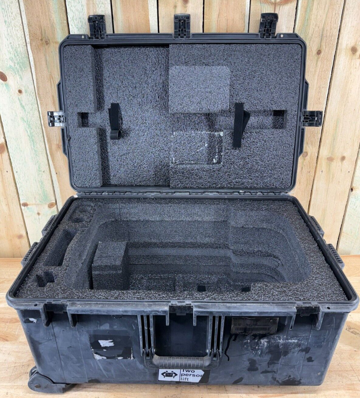 Pelican iM2975 Storm Case Rolling Waterproof Black Good Condition B/C Free Ship