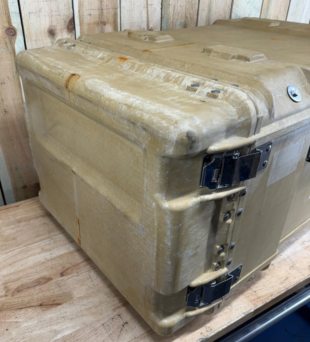 ECS Server Rack Rackmount 8U 19" X 24" Waterproof Storage Case W/ Rack Pelican