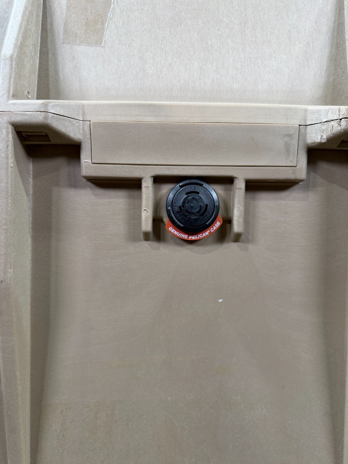 Pelican 0370 Waterproof Tan Case Large Good Condition AB Free Ship