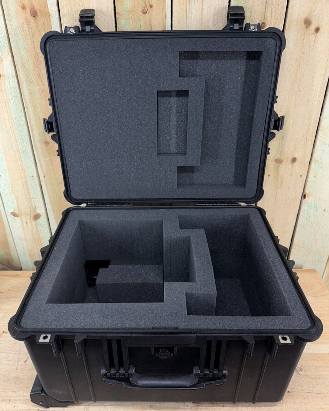 Pelican 1620 Hard Case Protector Rolling Black New Overstock Free Ship