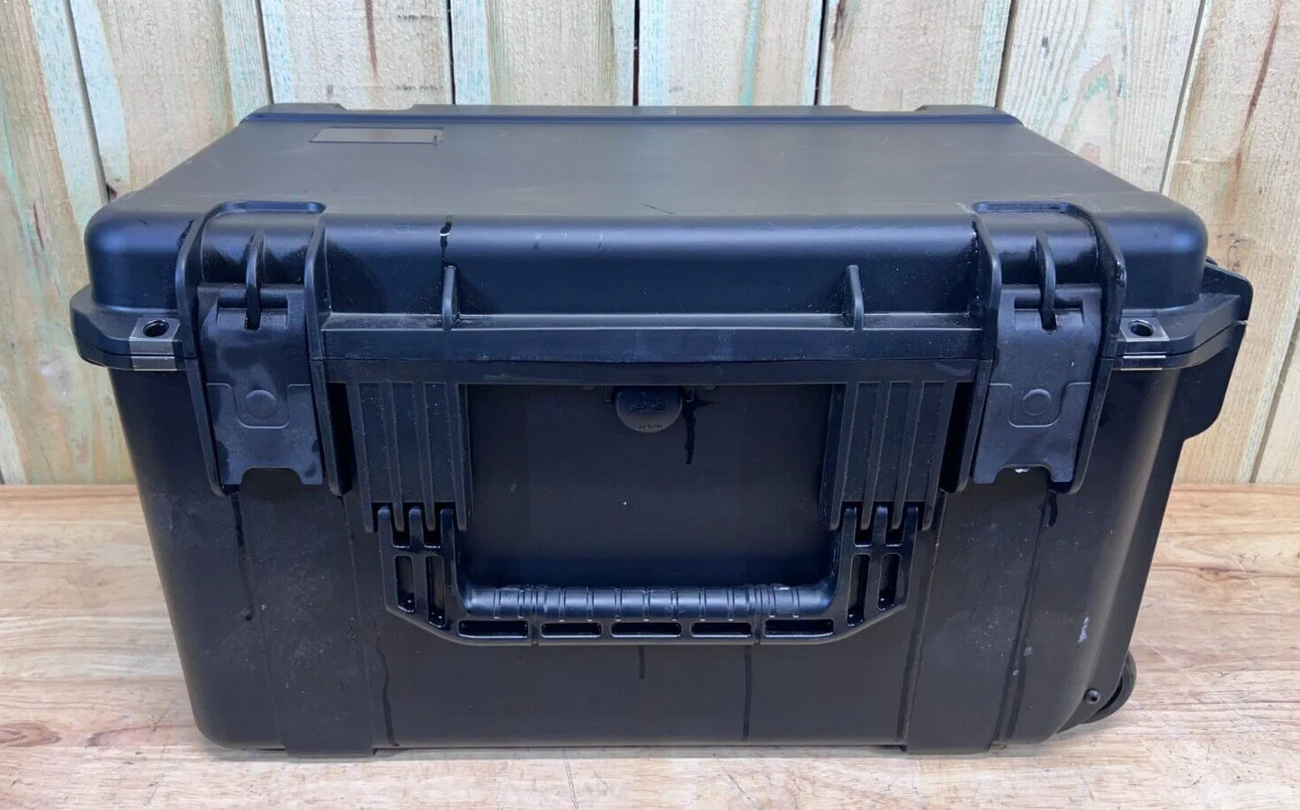 SKB 3i2213-12 iSeries Waterproof Rolling Case Black Good Condition A/B Free Ship