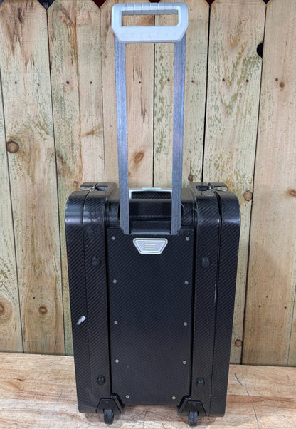 Voyager 8 Klas Carbon Fiber Rolling Storage Case Server Rack Style