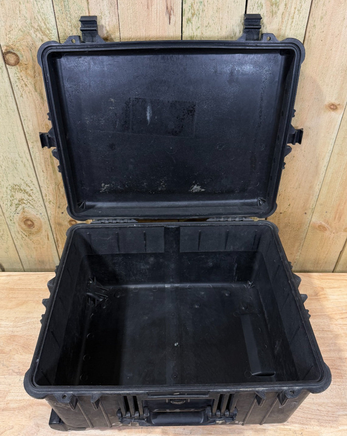 Pelican 1620 Hard Case Protector Rolling Black Good Condition OS
