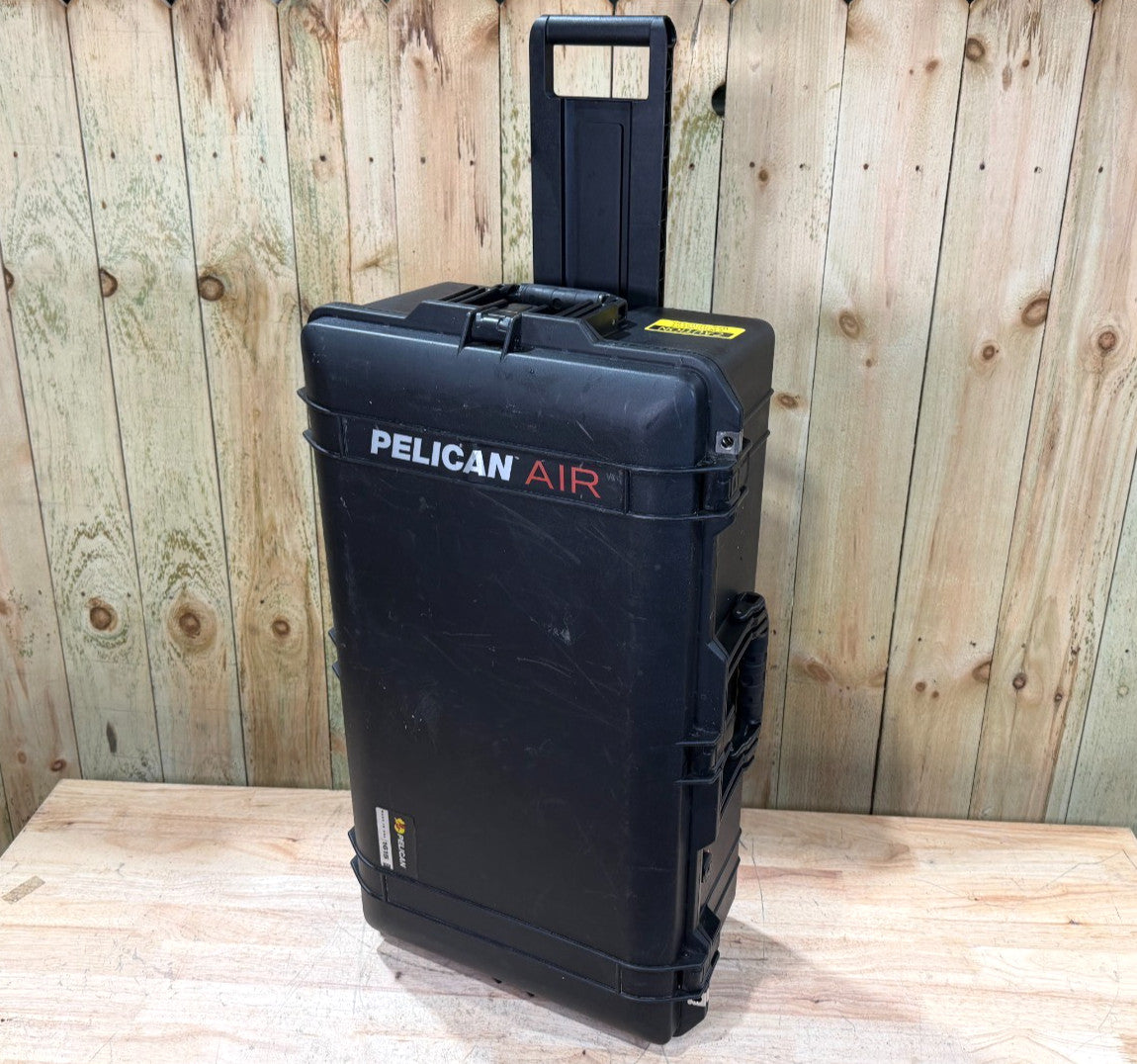 Pelican 1615 Air  Waterproof Rolling Travel Case Black Good Condition AB