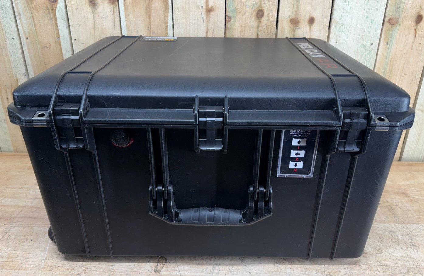 Pelican Air 1637 Hard Case Protector Rolling Black Good Condition AB Free Ship