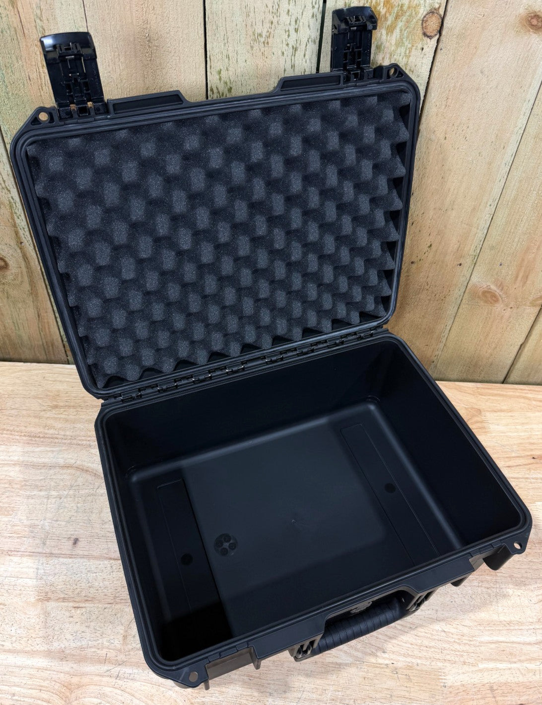 Pelican Storm IM2450 Waterproof Handheld Case W/ Pre Cut Foam Brand New NIB