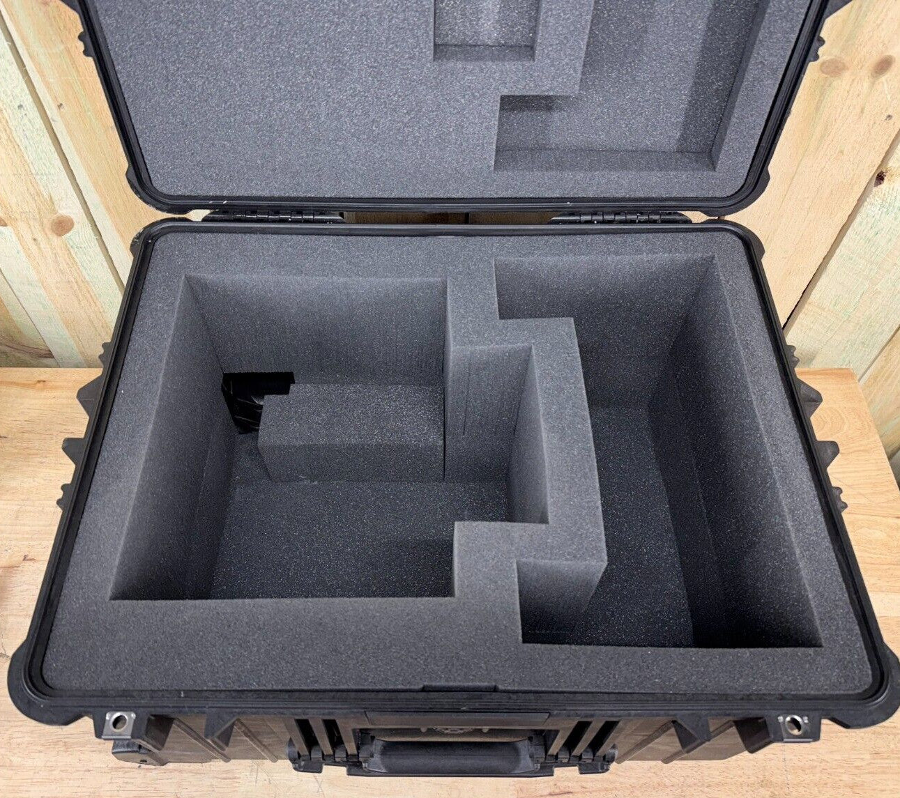Pelican 1620 Hard Case Protector Rolling Black New Overstock Free Ship
