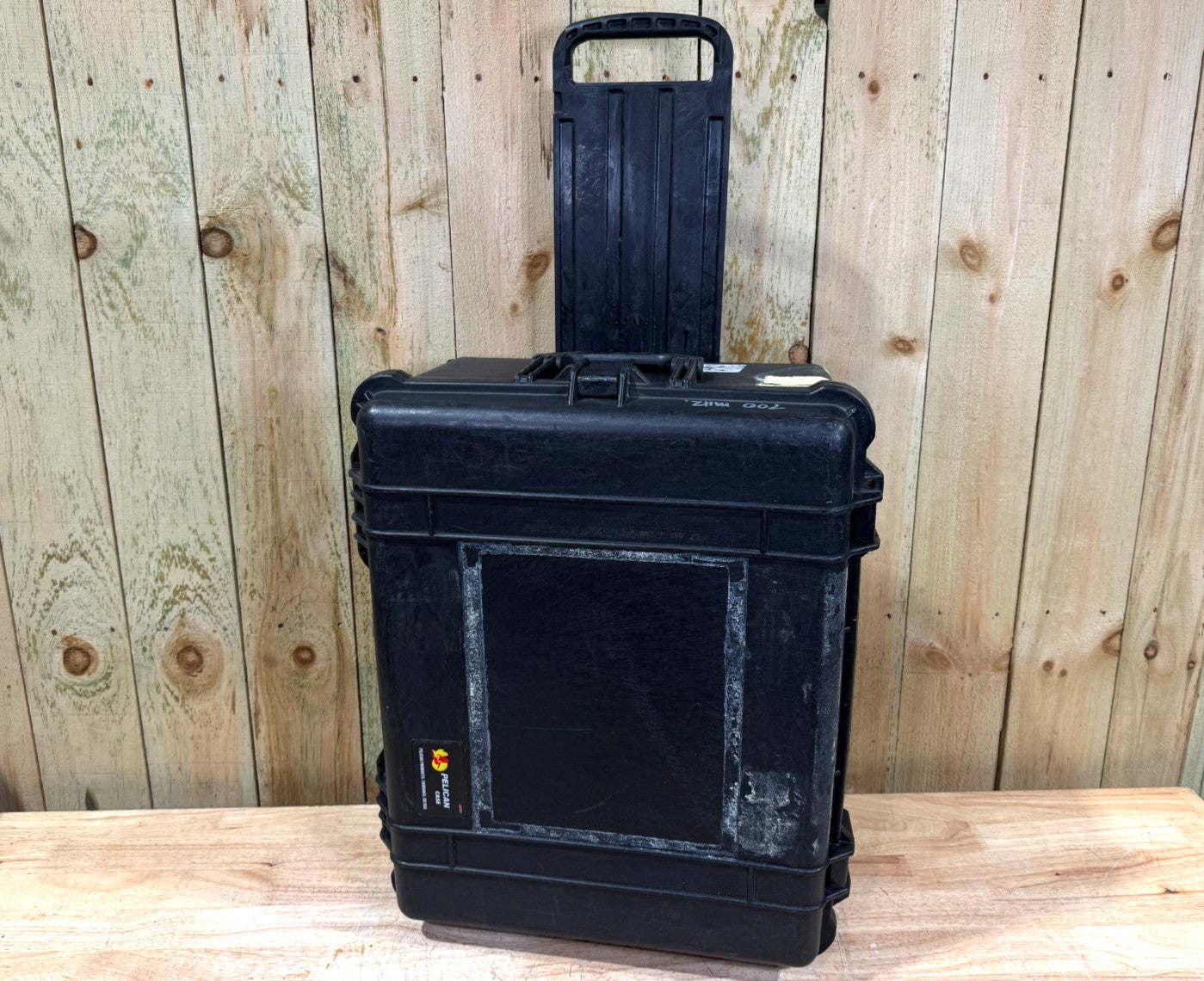 Pelican 1610 Hard Case Protector Rolling Black Good Condition OS
