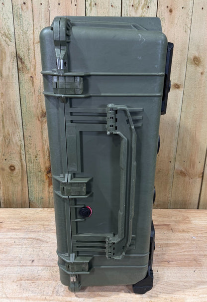 Pelican 1650 Protector Case Green Rolling Waterproof Good Condition AB Free Ship