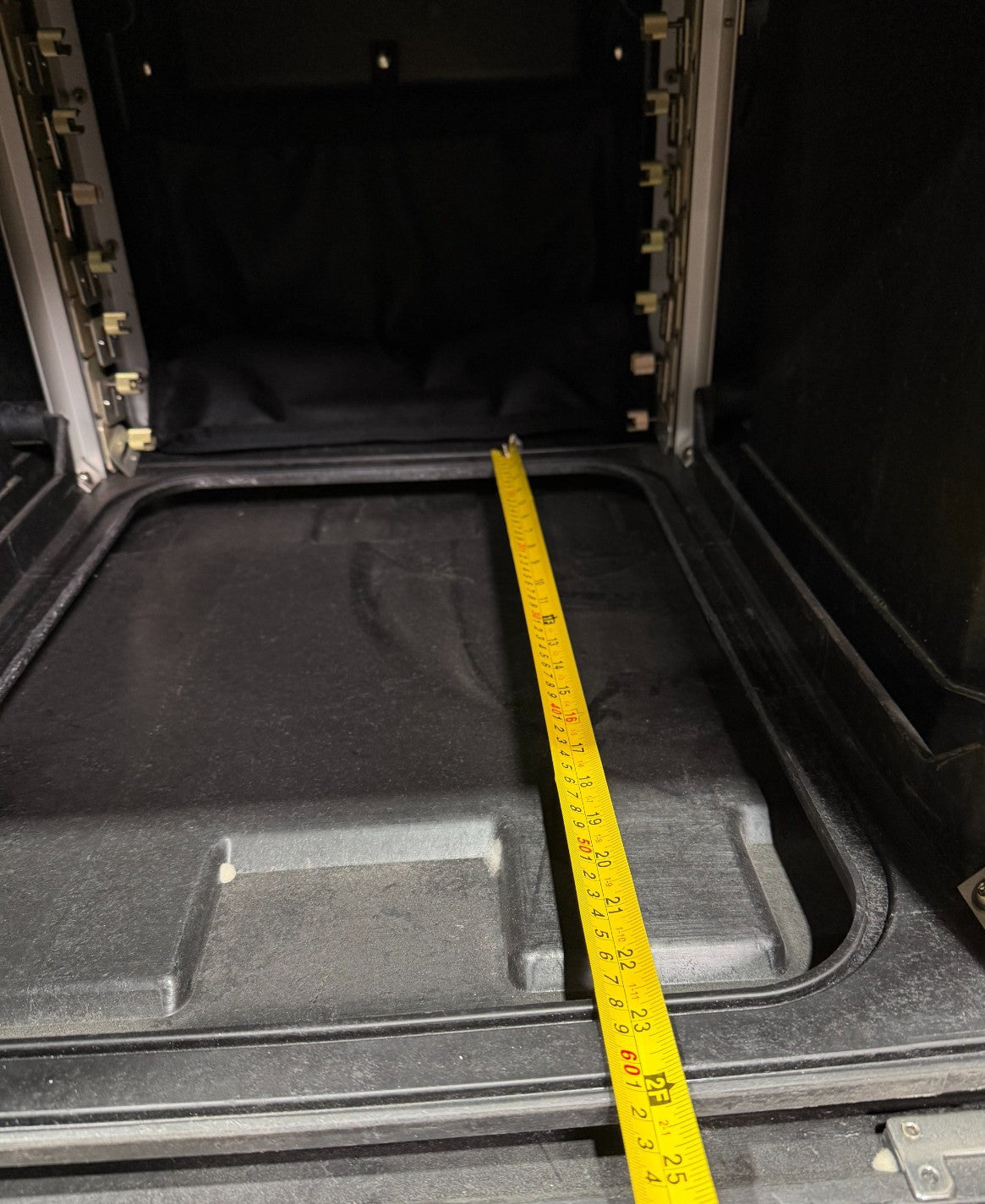 ECS Server Rack 24x19 9U Rack 42x22x20 Waterproof Storage Case Pelican