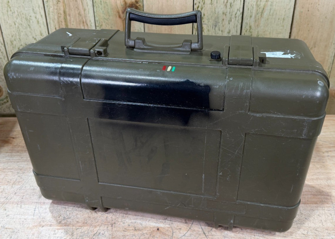 UK Underwater Kinetics 821 Ultracase Waterproof Handheld Military Surplus A/B