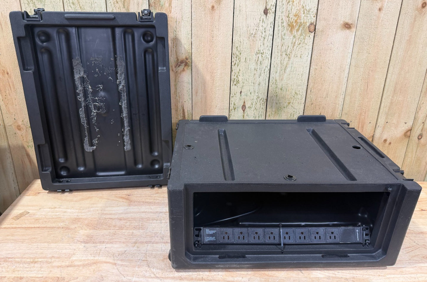 SKB 4U Server Rack Rolling Mixer Case 24.5"x19x13.5"