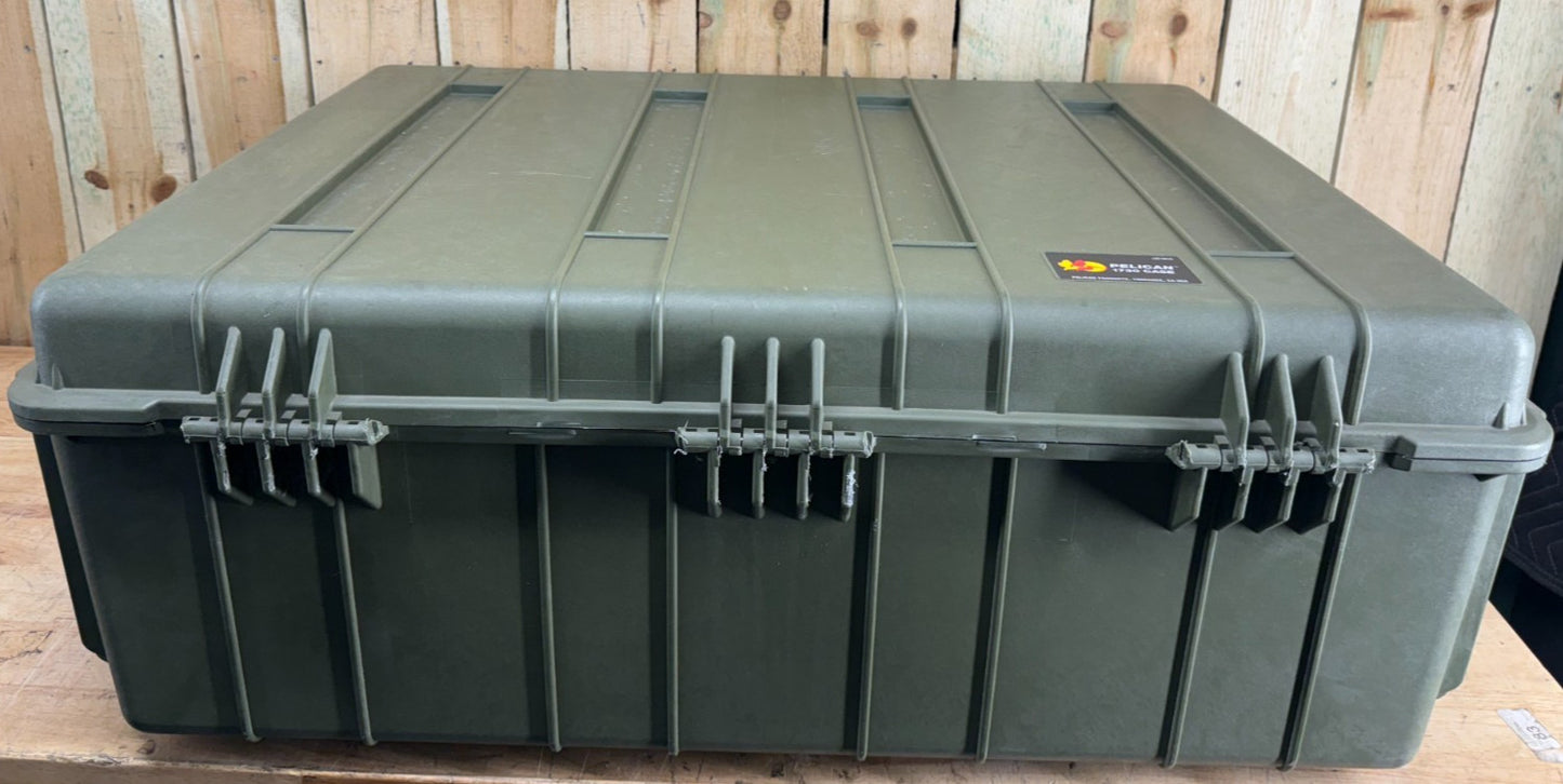 Pelican 1730 Protector Case Green Rolling Waterproof Good Condition AB Free Ship
