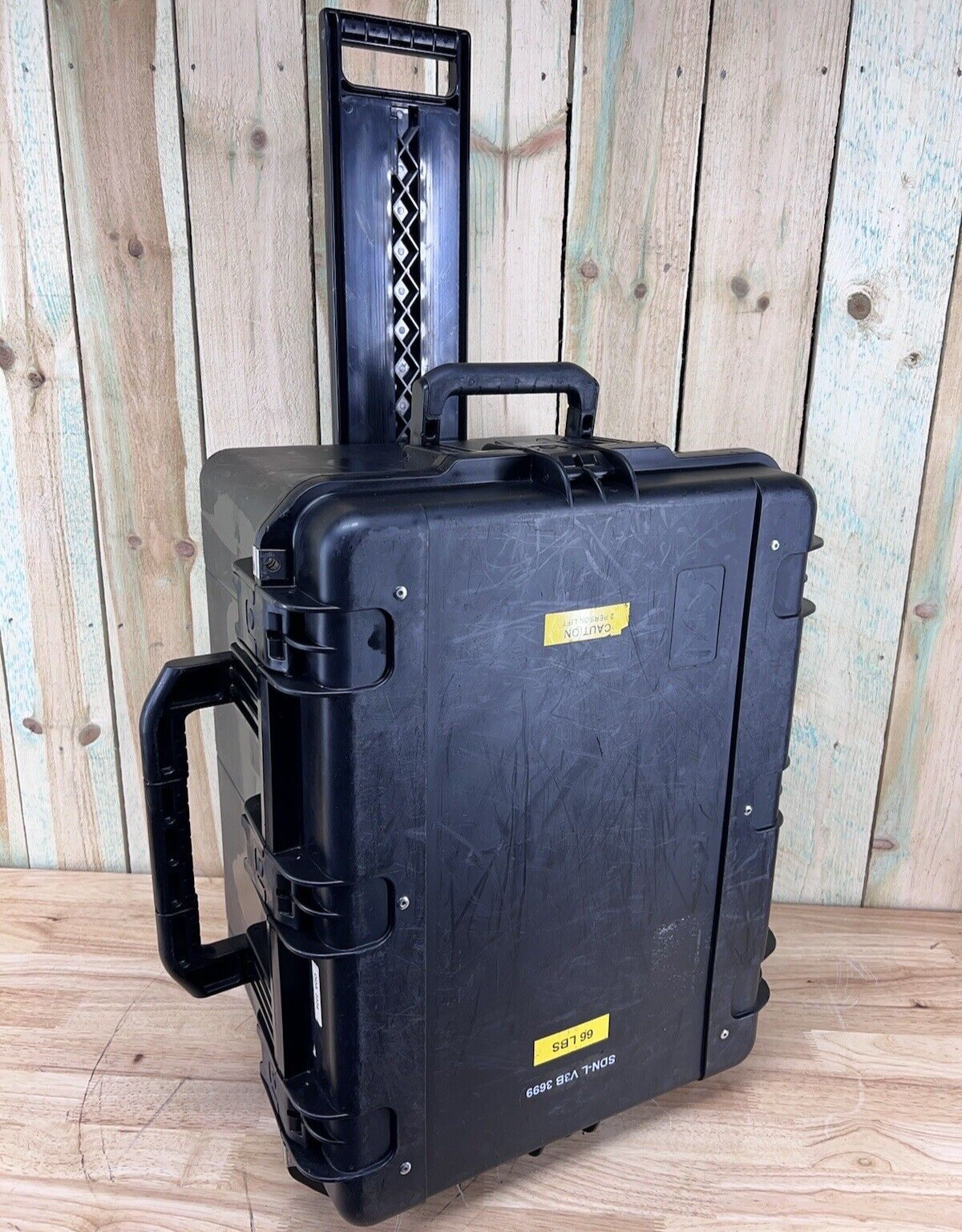 SKB 2317-14 iSeries Waterproof Rolling Case Black Good Condition A/B