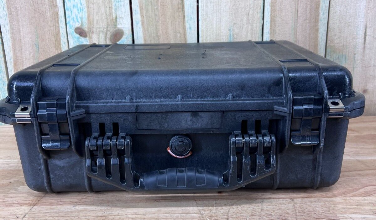 Pelican 1520 Hard Protector Case Good Condition A/B Waterproof