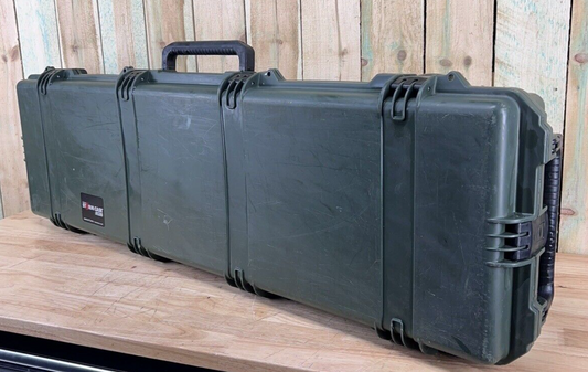 Pelican Storm IM3300 Long Rifle Case Green Rolling Good Condition AB Free Ship