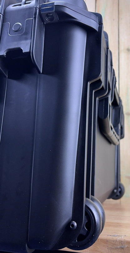 SKB 3I-2424-14 Brand New 24”x24”x14” Waterproof Storage Case Free UPS Shipping