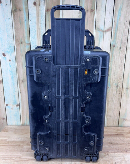 Pelican 1660 Protector Case Black Rolling Waterproof Good Condition AB