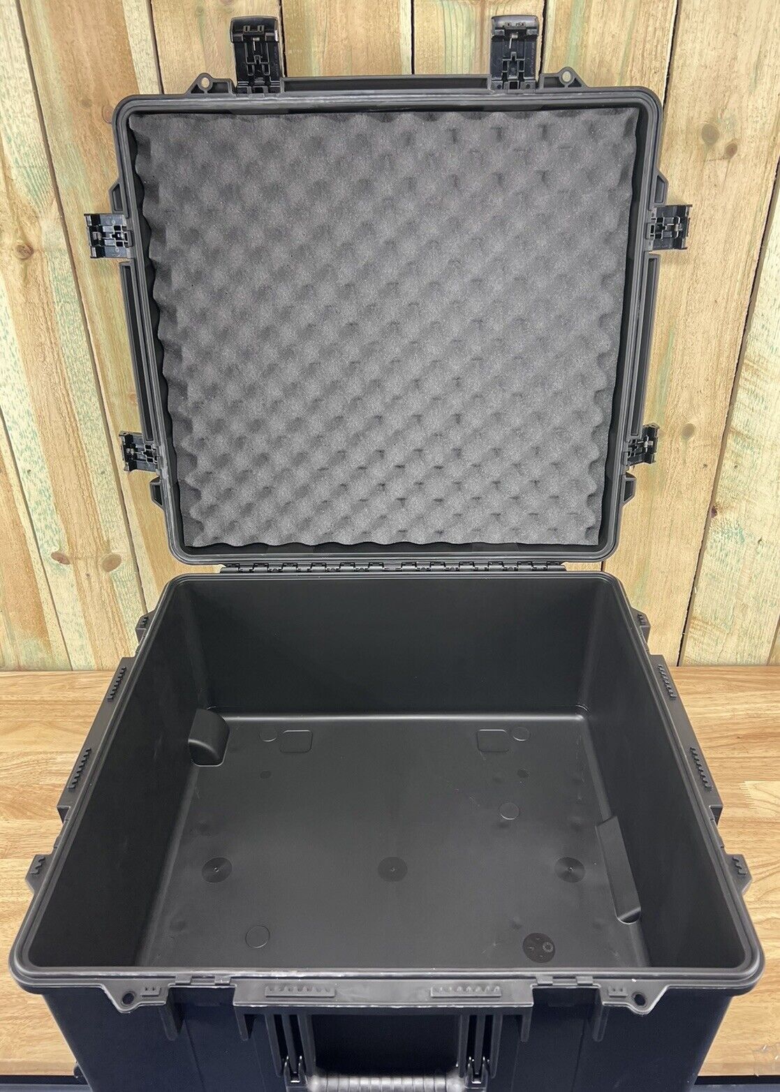 Pelican Storm IM2875 Waterproof Black Storage Case Rolling New Free UPS Shipping