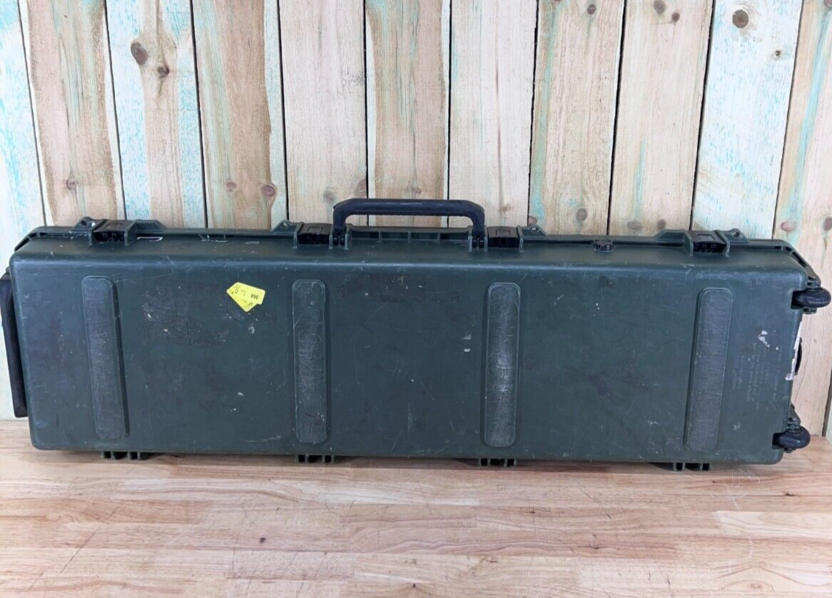 Pelican Storm IM3300 Long Rifle Case Green Rolling Used Condition B/C Free Ship