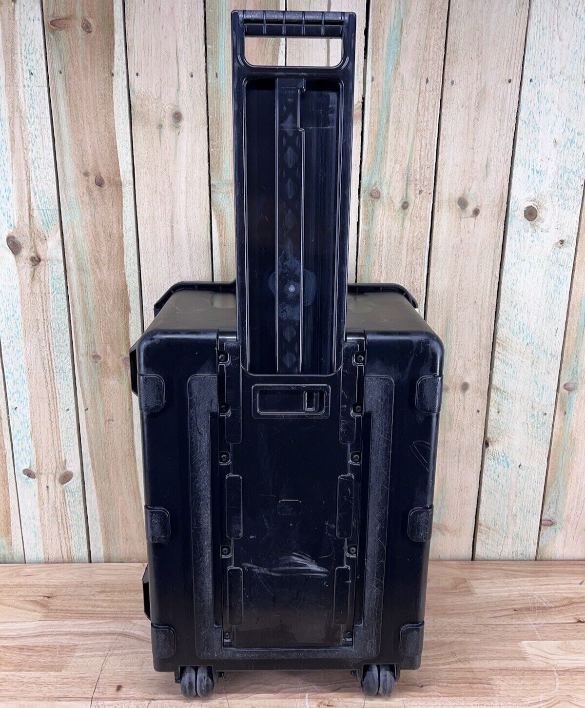 SKB 2317-14 iSeries Waterproof Rolling Case Black Good Condition A/B Free Ship