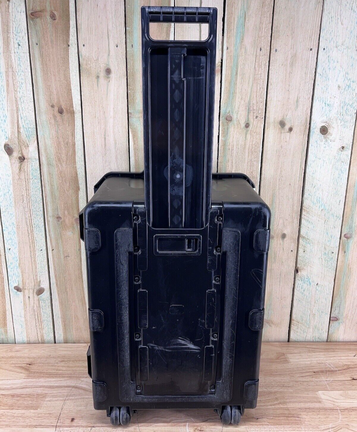 SKB 2317-14 iSeries Waterproof Rolling Case Black Good Condition A/B