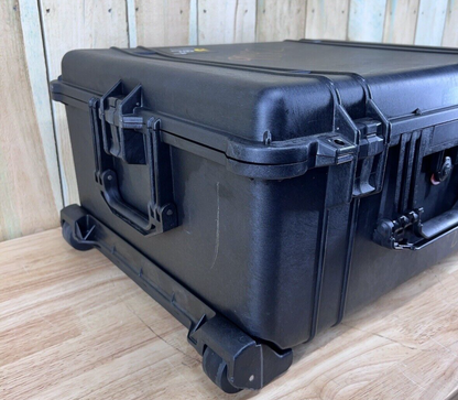 Pelican 1610 Waterproof Rolling Case Black Good Condition AB