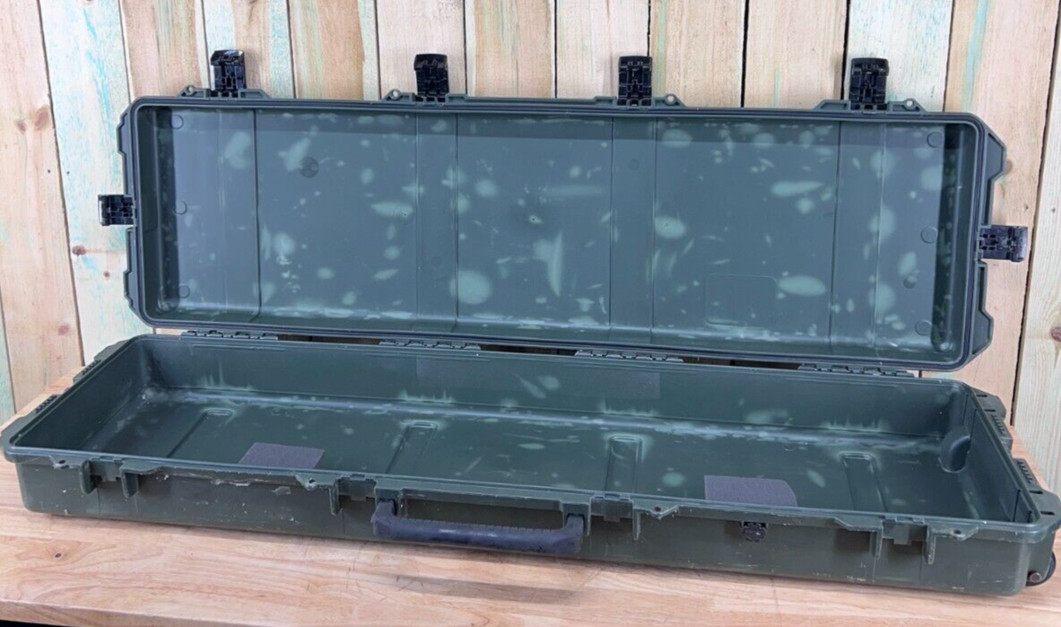 Pelican Storm IM3300 Long Rifle Case Green Rolling Used Condition B/C Free Ship