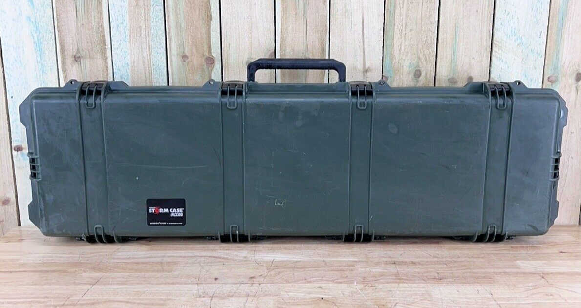 Pelican Storm IM3300 Long Rifle Case Green Rolling Good Condition AB Free Ship