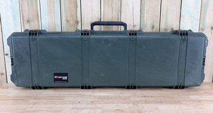Pelican Storm IM3300 Long Rifle Case Green Rolling Good Condition AB Free Ship