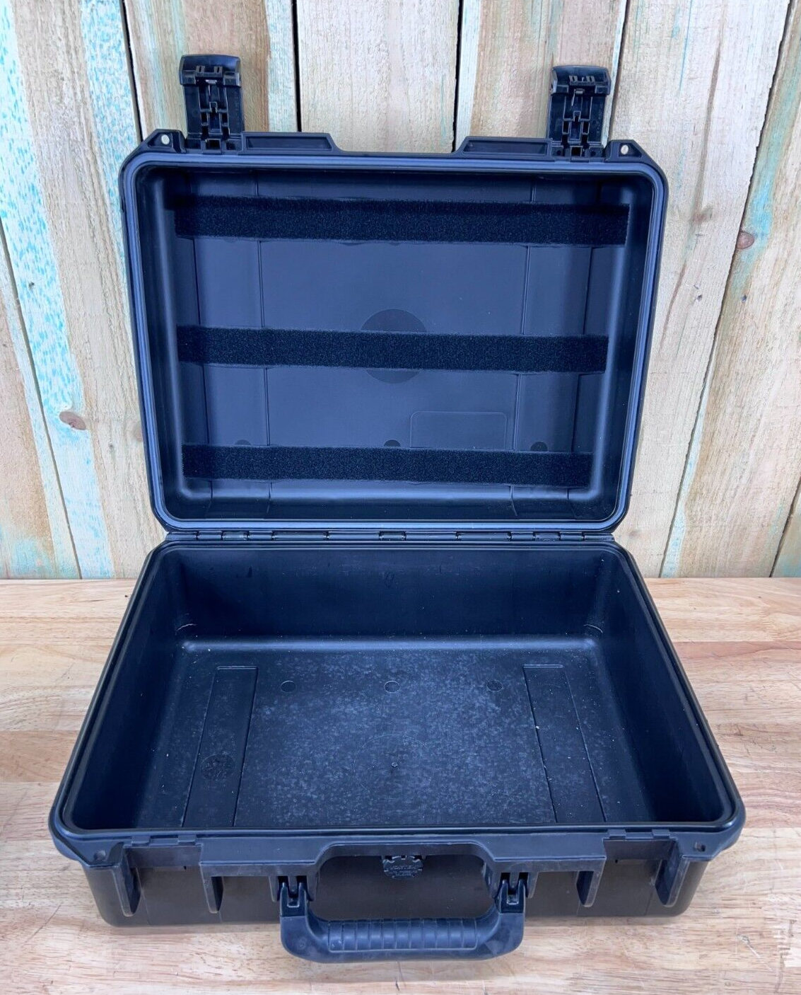 Pelican IM2400 Storm Case Waterproof  Black Good Condition A/B Free Shipping