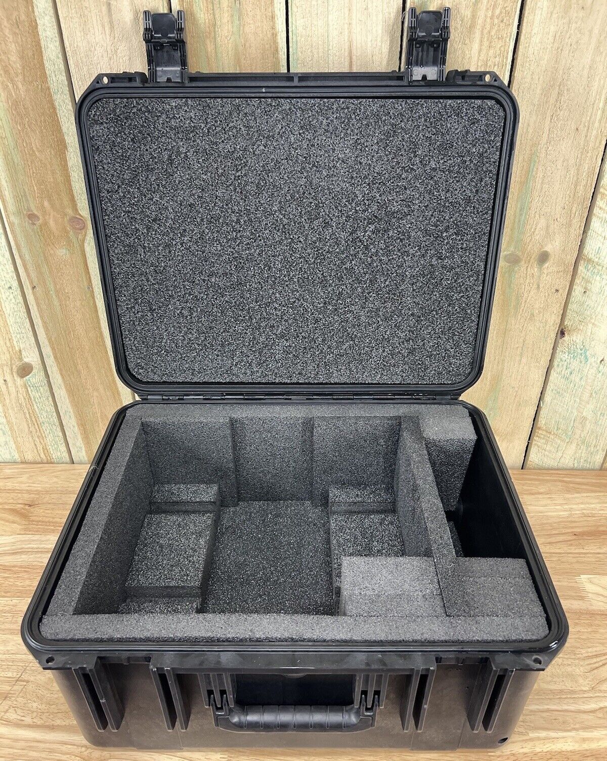 SKB Rolling Carry On ISeries Case 20"x15"x11" Brand New (Pelican 1510 Comp)