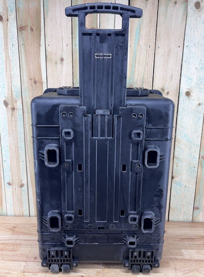 Pelican 1630 Protector Watertight Hard Transport Case W/ Wheels AB