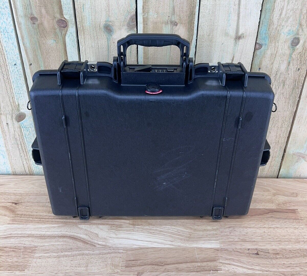Pelican 1495 Laptop Case Wateproof Handheld Storage New Open Box Waterproof