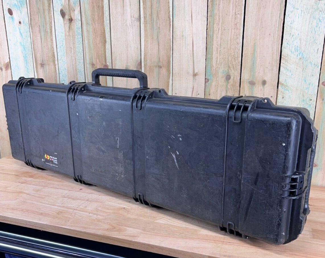 Pelican Storm IM3300 Long Rifle Case Black Rolling Used Condition B/C Free Ship
