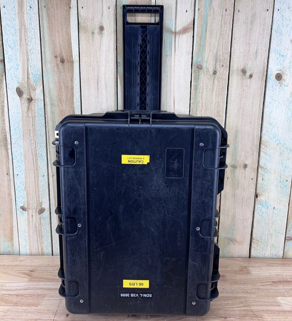 SKB 2317-14 iSeries Waterproof Rolling Case Black Good Condition A/B