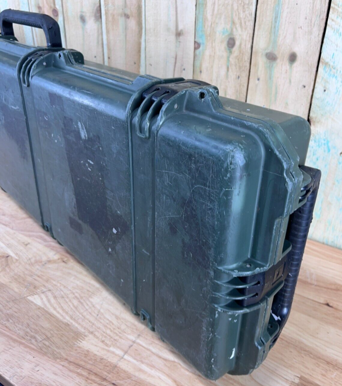 Pelican Storm IM3300 Long Rifle Case Green Rolling Used Condition B/C Free Ship