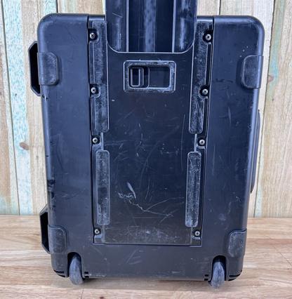 SKB iSeries 1914-8 Waterproof Rolling Case Carry On Great Condition AB