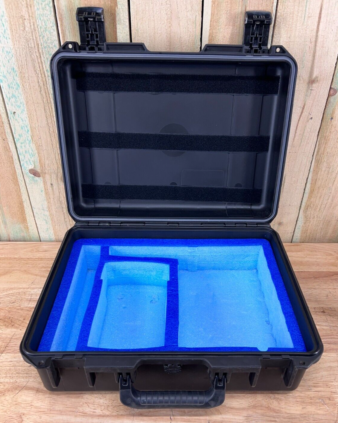 Pelican IM2400 Storm Case Waterproof  Black Good Condition A/B Free Shipping