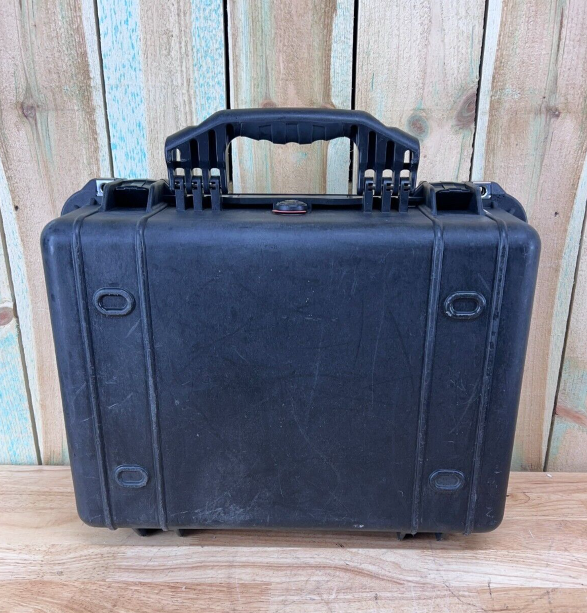 Pelican 1520 Hard Protector Case Good Condition A/B Waterproof
