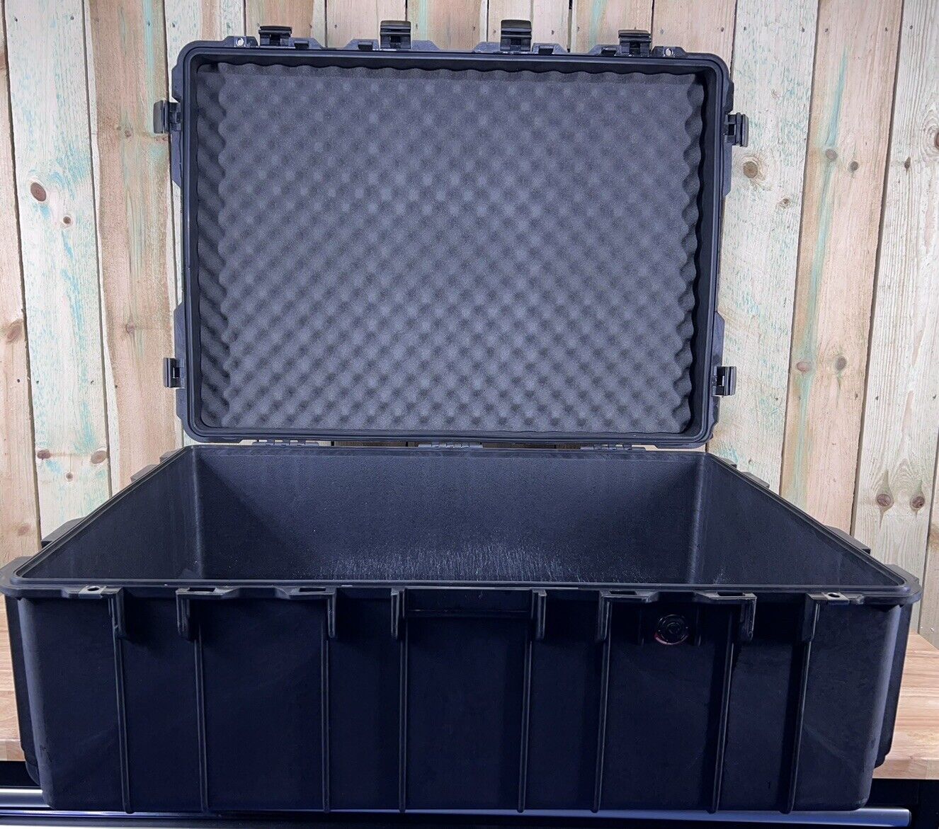 Pelican 1730 Protector Large Waterproof Transport Storage Case Rolling