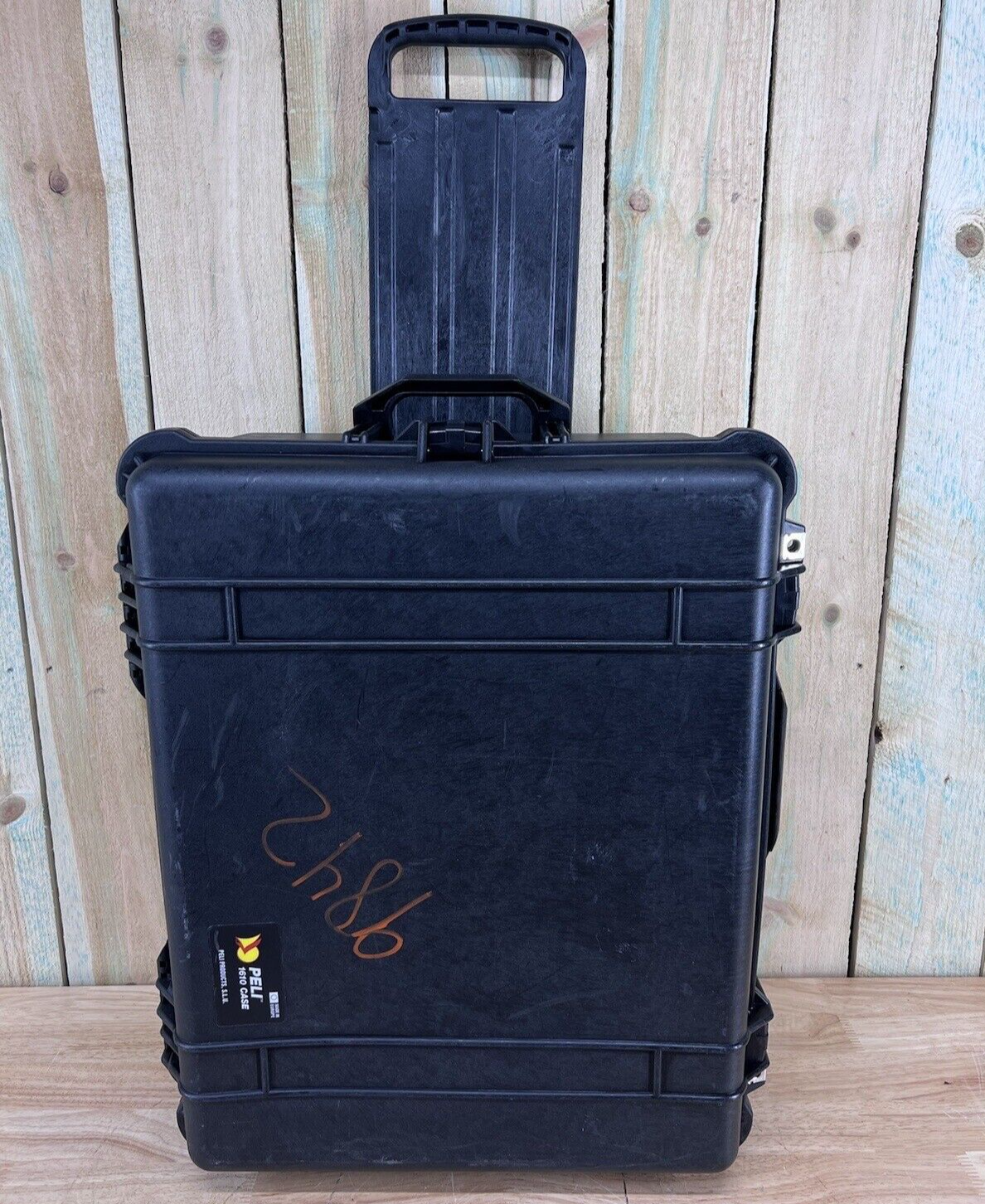 Pelican 1610 Waterproof Rolling Case Black Good Condition AB Free Shipping