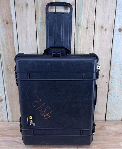 Pelican 1610 Waterproof Rolling Case Black Good Condition AB