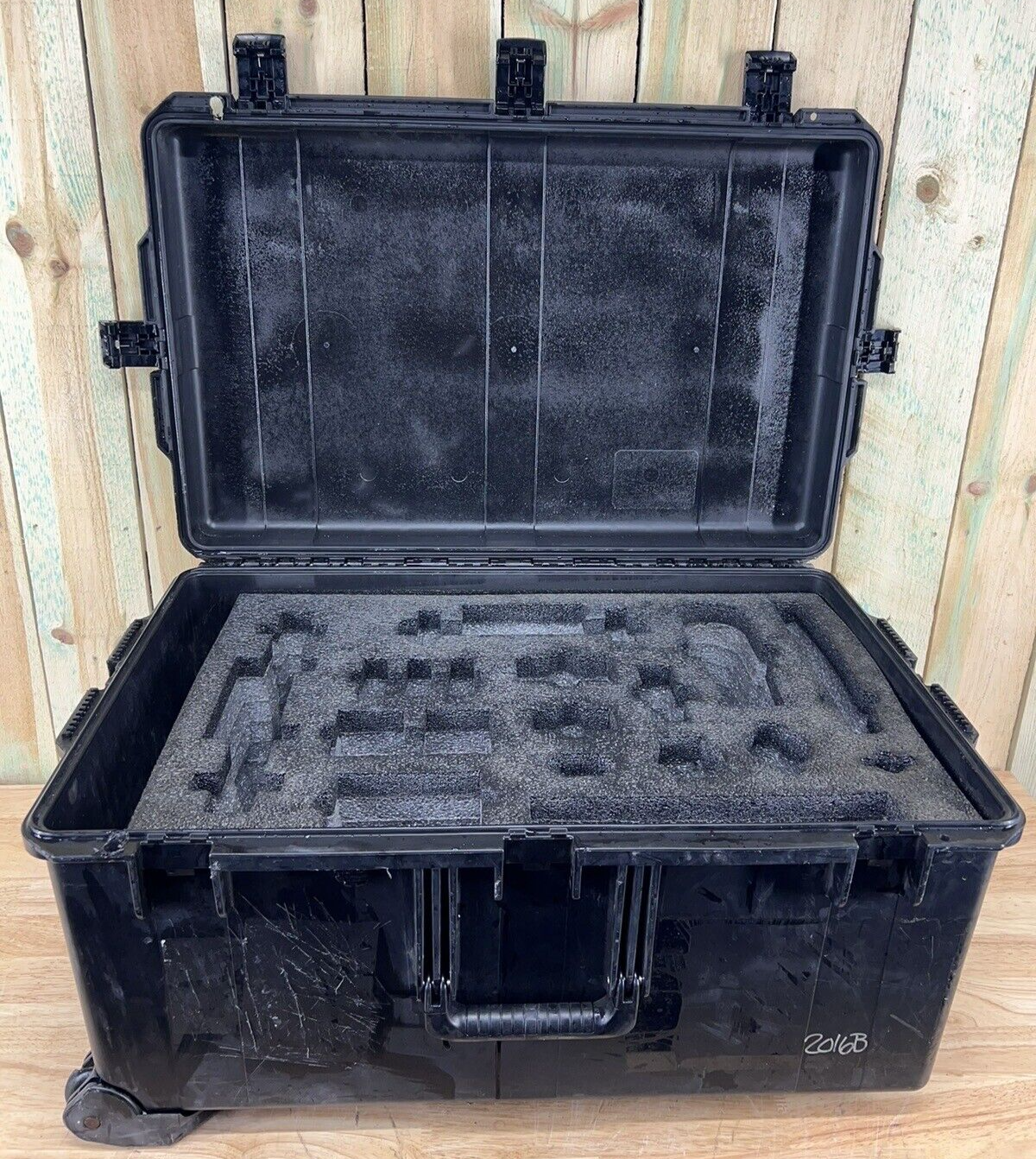 Pelican Storm IM2975 Rolling Hard Case Used B/C Grade Free Ship Black