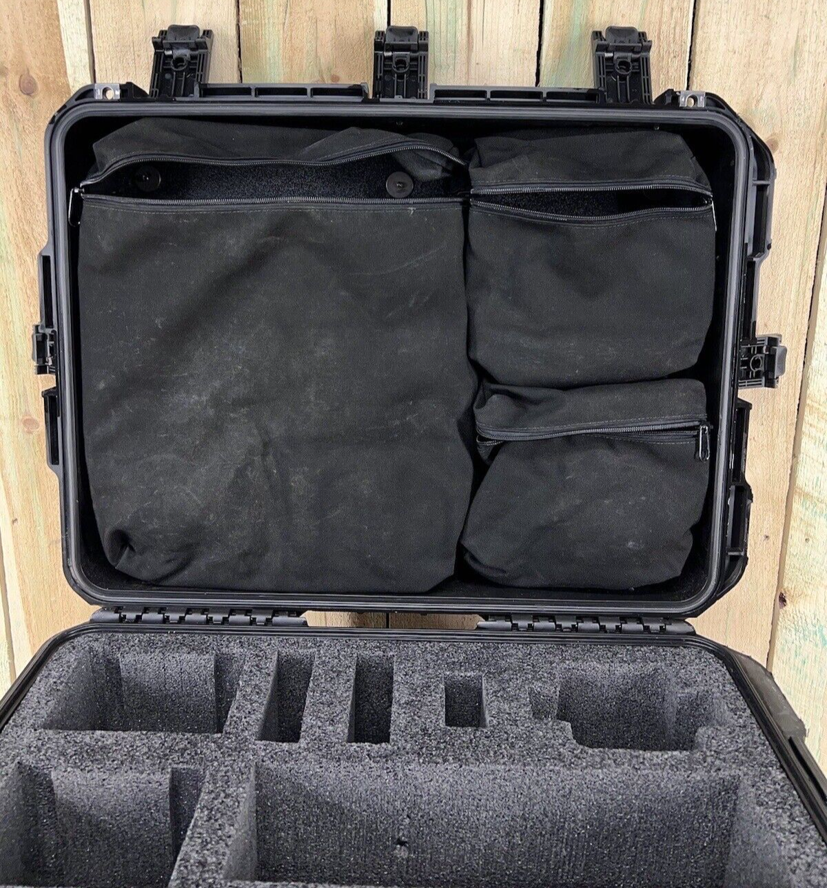 SKB 2317-14 iSeries Waterproof Rolling Case Black Good Condition A/B