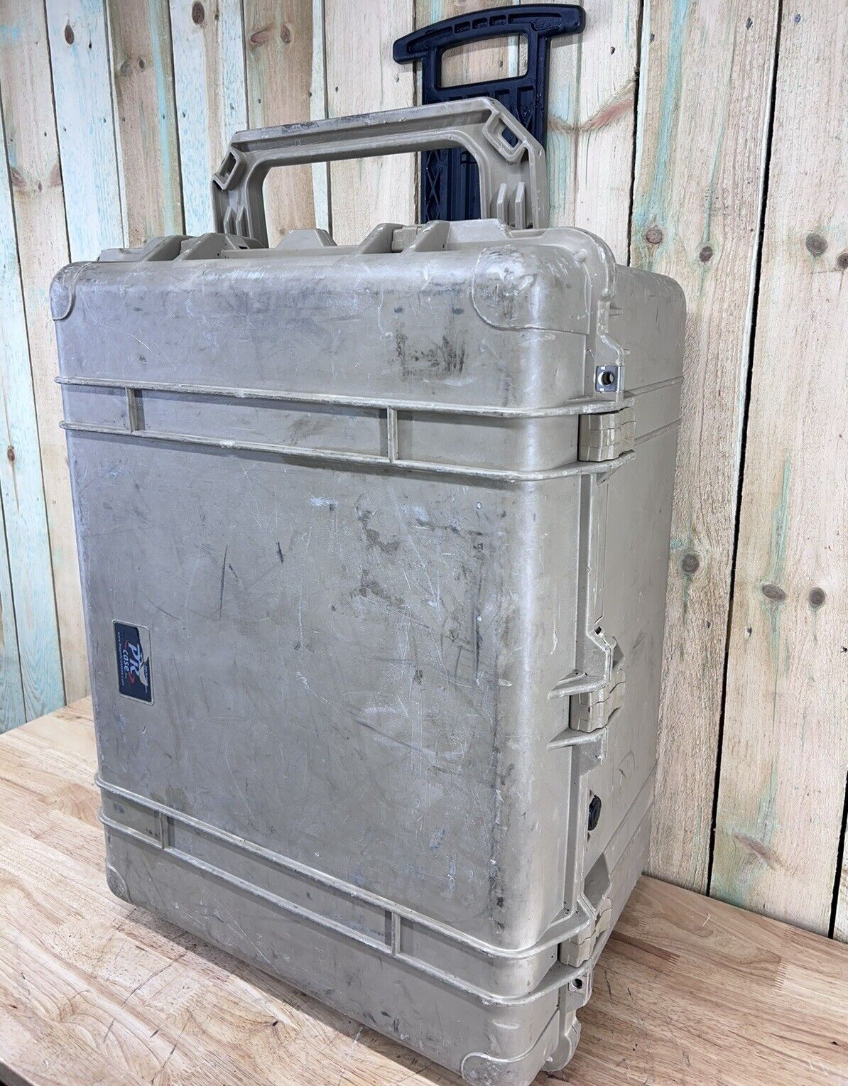 Pelican 1630 Protector Case Tan Transport Rolling Waterproof Used B/C