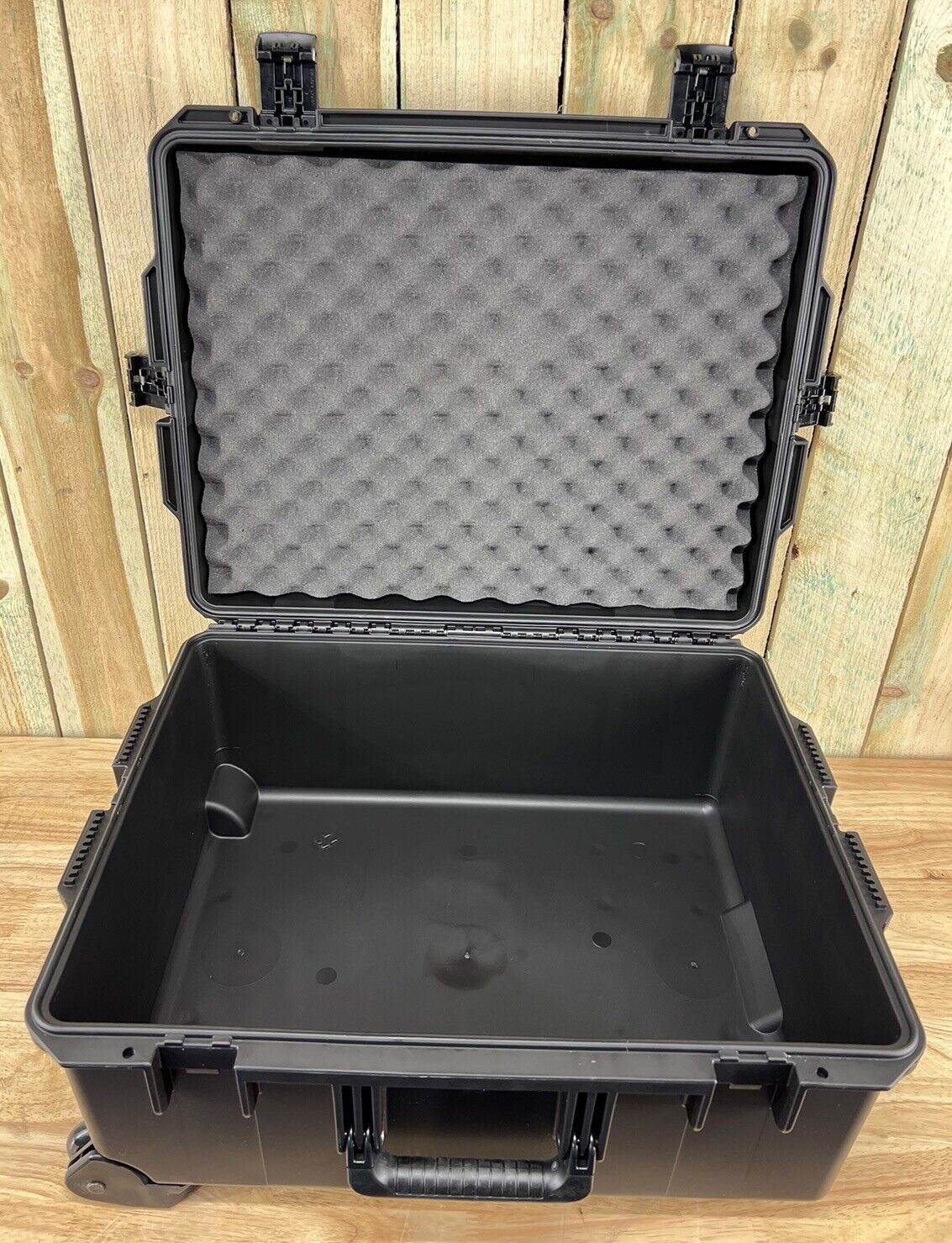 Pelican IM2720 Storm Waterproof Rolling Case Brand New NIB Free UPS Shipping